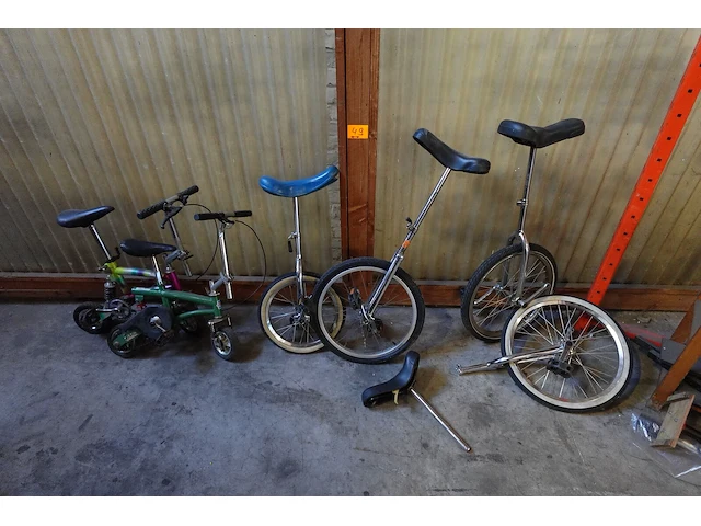 Diverse stuntfietsen - afbeelding 1 van  5