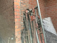 Diverse stutten en steunen - afbeelding 2 van  6