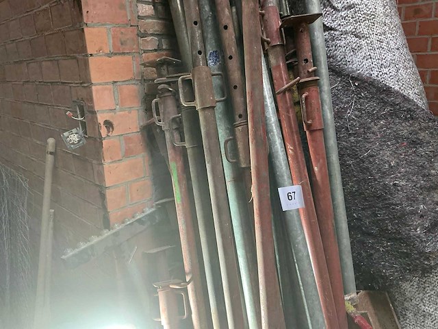 Diverse stutten en steunen - afbeelding 3 van  6