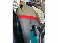 Diverse surfpakken en shirts (30x) - afbeelding 10 van  10