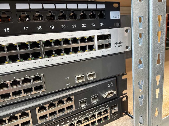 Diverse switches - afbeelding 4 van  5