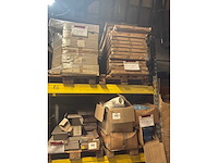 Diverse tabletten voor lavabo - afbeelding 1 van  11