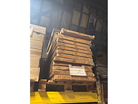 Diverse tabletten voor lavabo - afbeelding 8 van  11