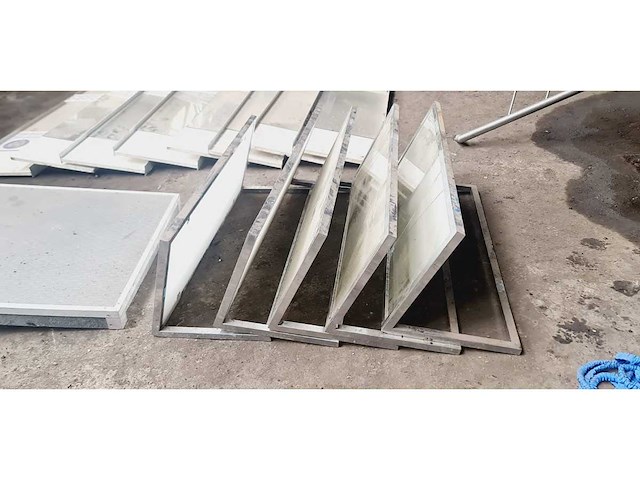 Diverse tafels en planken - afbeelding 2 van  17