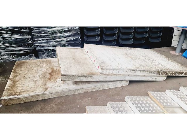 Diverse tafels en planken - afbeelding 9 van  17