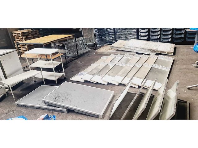 Diverse tafels en planken - afbeelding 10 van  17