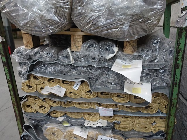 Diverse tapijten - afbeelding 12 van  16