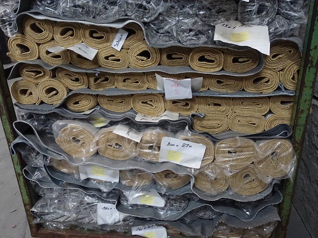 Diverse tapijten - afbeelding 13 van  16