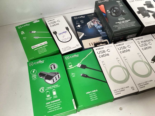Diverse telefoonhouders en -kabels (13x) - afbeelding 2 van  3