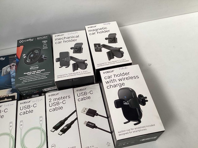 Diverse telefoonhouders en -kabels (13x) - afbeelding 3 van  3