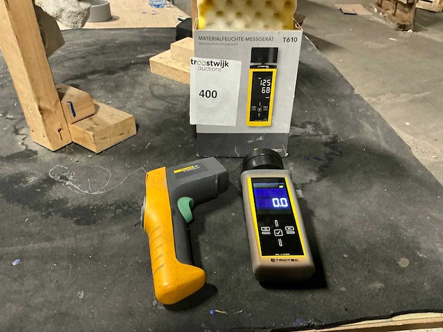 Diverse temperatuur meet gereedschappen - afbeelding 1 van  4