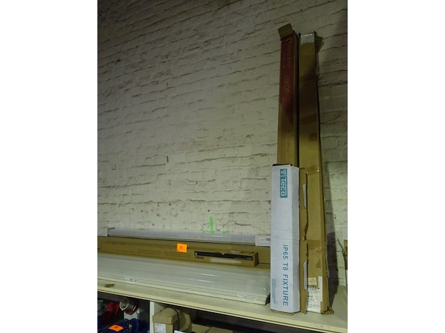 Diverse tl verlichting - afbeelding 2 van  4