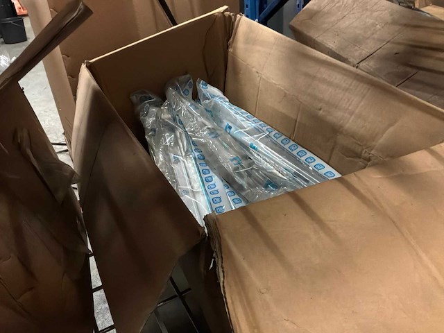 Diverse toebehoren badkamer en sanitair - afbeelding 22 van  25