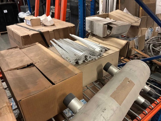 Diverse toebehoren badkamer en sanitair - afbeelding 3 van  25