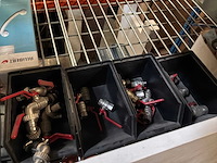 Diverse toebehoren badkamer en sanitair - afbeelding 15 van  25