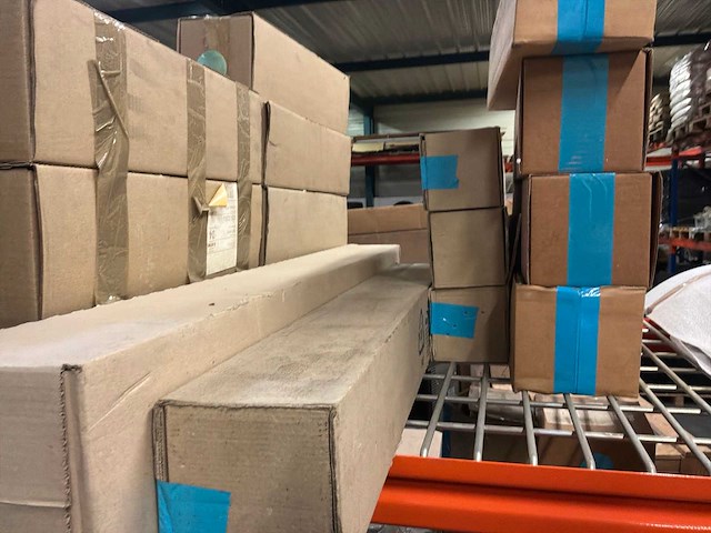 Diverse toebehoren badkamer en sanitair - afbeelding 17 van  25