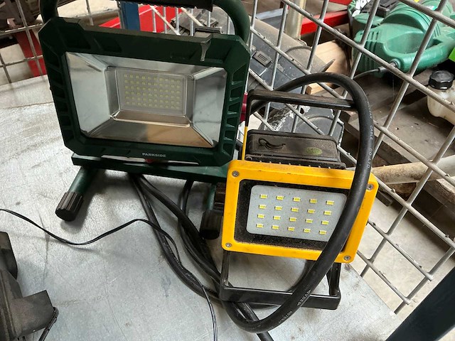 Diverse toestellen (4x) - afbeelding 1 van  3