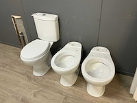 Diverse toiletten (3x) - afbeelding 1 van  5