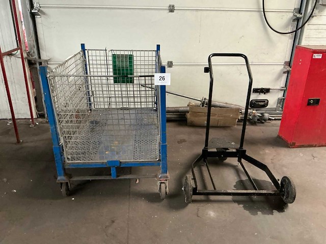 Diverse transportkarren (2x) - afbeelding 1 van  5