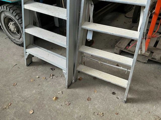 Diverse trapladders (2x) - afbeelding 2 van  7