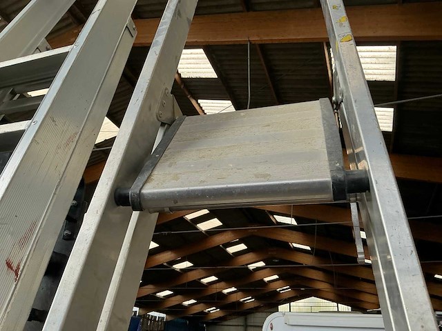 Diverse trapladders (2x) - afbeelding 4 van  7