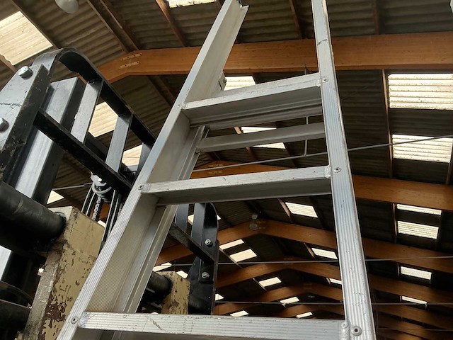 Diverse trapladders (2x) - afbeelding 5 van  7