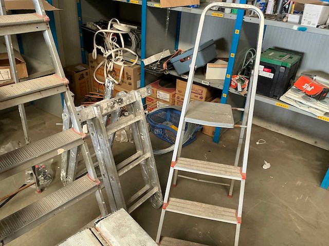 Diverse trapladders (5x) - afbeelding 1 van  1