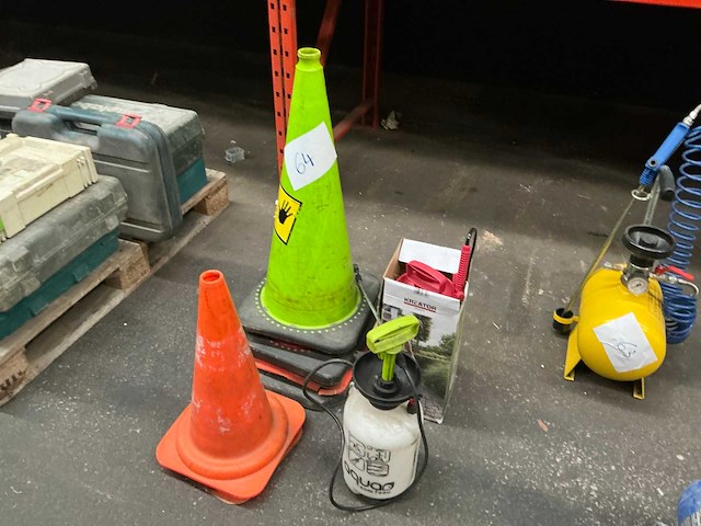 Diverse tuinspuiten (2x) - afbeelding 1 van  3