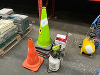 Diverse tuinspuiten (2x) - afbeelding 1 van  3