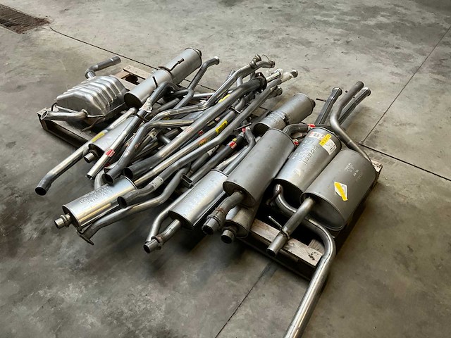 Diverse uitlaten - afbeelding 4 van  8