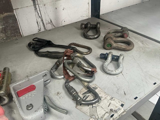 Diverse valbescherming en d-sluitingen - afbeelding 5 van  5