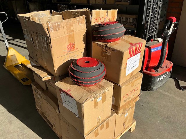 Diverse vazen (30x) - afbeelding 1 van  5