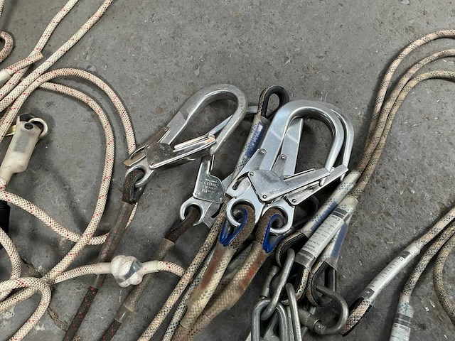 Diverse veiligheidslijnen / haken - afbeelding 4 van  5