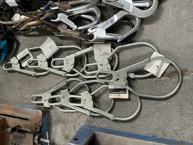 Diverse veiligheidslijnen / haken - afbeelding 3 van  6