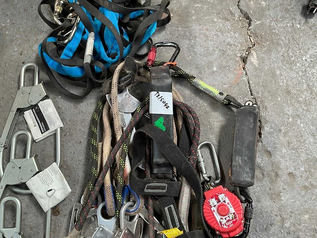 Diverse veiligheidslijnen / haken - afbeelding 4 van  6