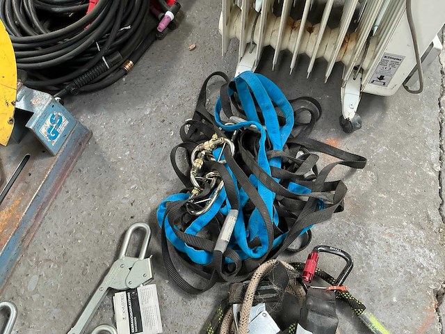 Diverse veiligheidslijnen / haken - afbeelding 5 van  6