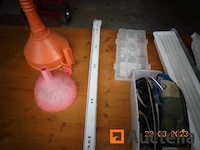 Diverse verbruiksartikelen voor sanitair en andere - afbeelding 3 van  4