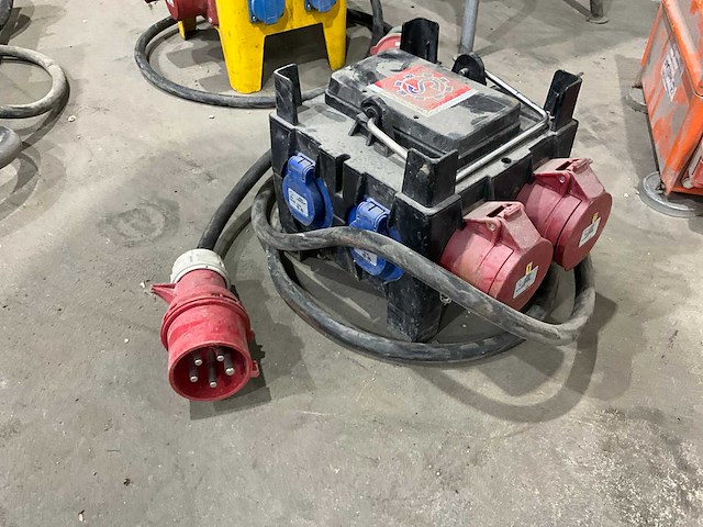 Diverse verdeelkasten en onderbreker (5x) - afbeelding 12 van  14