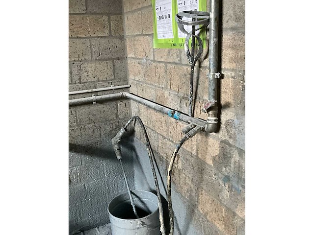 Diverse verfmengbenodigdheden - afbeelding 2 van  10