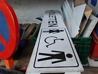 Diverse verkeersborden - afbeelding 6 van  11