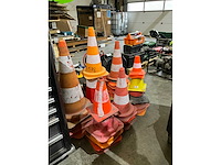 Diverse verkeerskegels (30x) - afbeelding 2 van  2