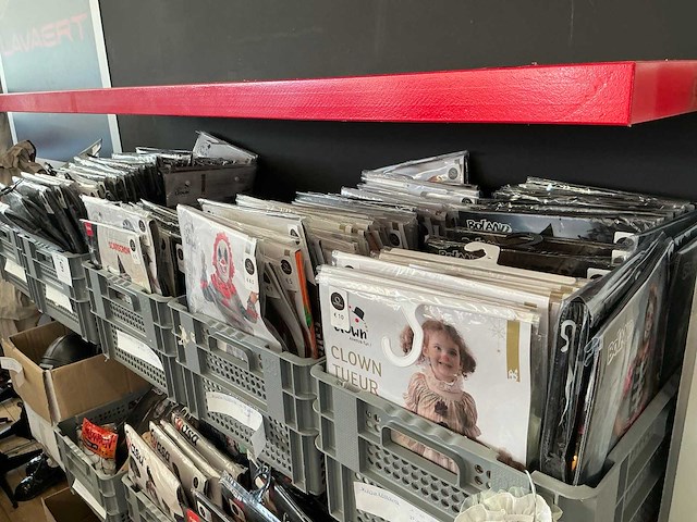 Diverse verkleedkledij en toebehoren (510x) - afbeelding 9 van  13