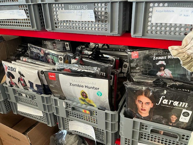 Diverse verkleedkledij en toebehoren (510x) - afbeelding 10 van  13