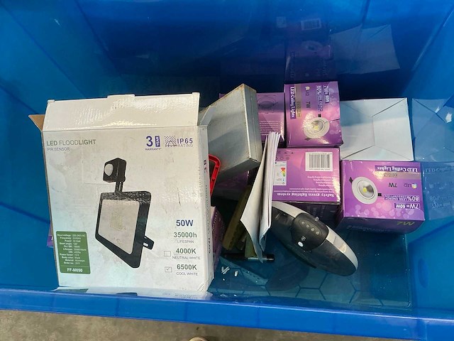 Diverse verlichting en toebehoren - afbeelding 7 van  14