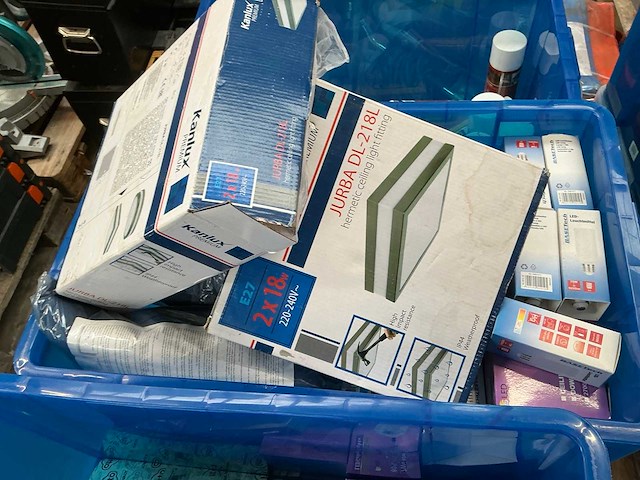 Diverse verlichting en toebehoren - afbeelding 10 van  14