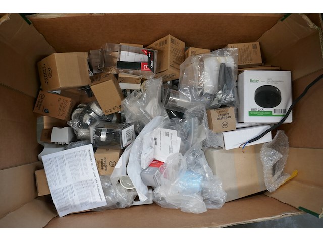 Diverse verlichting items - afbeelding 1 van  4