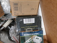 Diverse verlichting items - afbeelding 2 van  4