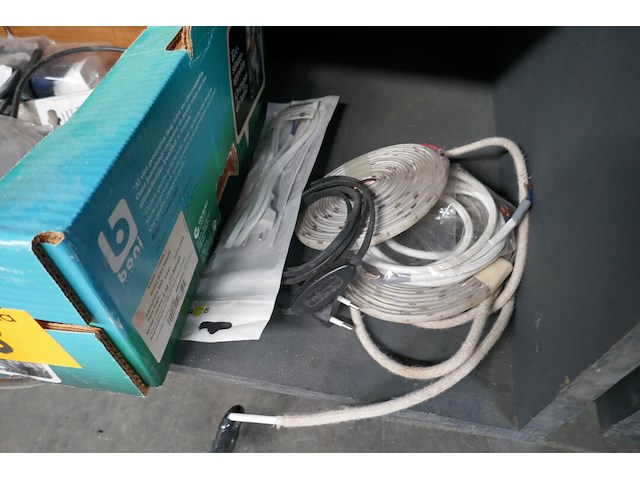 Diverse verlichting items - afbeelding 3 van  4