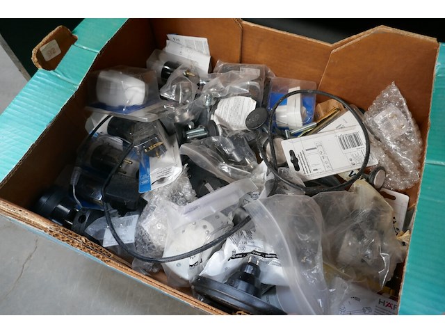 Diverse verlichting items - afbeelding 4 van  4