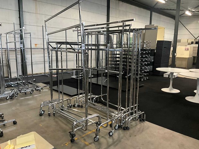 Diverse verrijdbare rvs kledingrekken (10x) - afbeelding 2 van  8